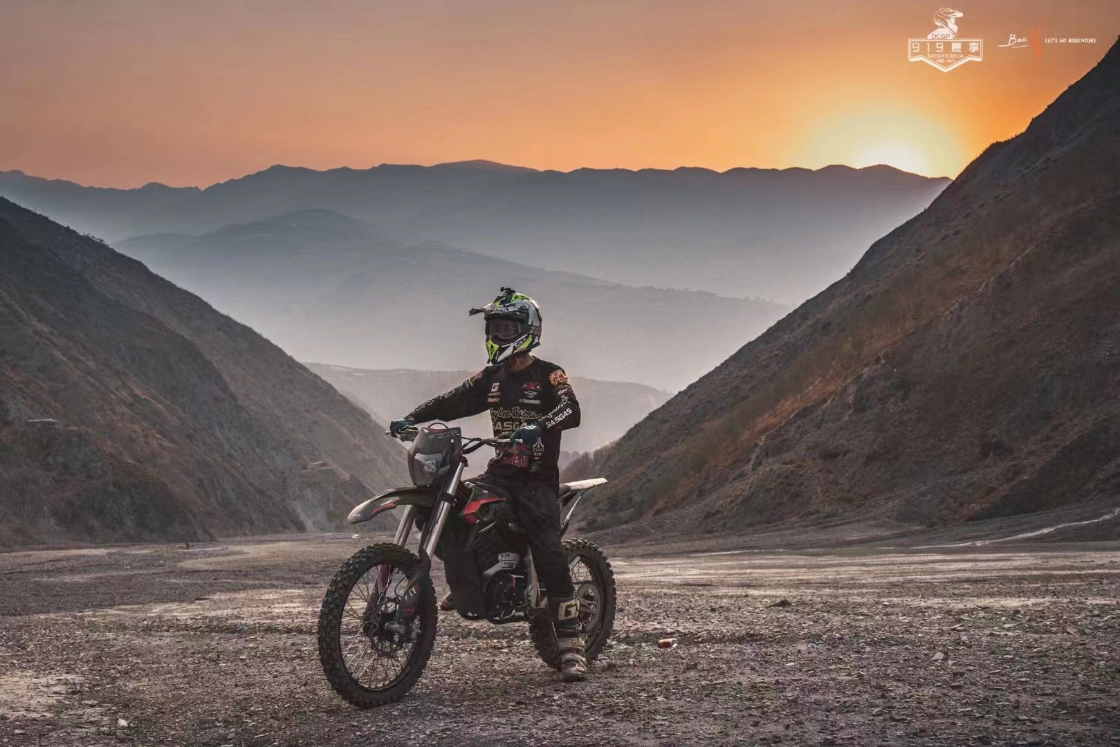 MotoTec | Venom 72V/50Ah 12000W Electric Dirt Bike | MT-Venom-72v-12000w_White