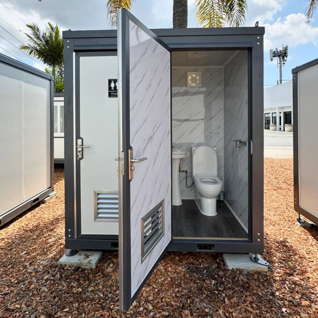 Chery Industrial 2 Private Toilet Stalls Portable Restroom