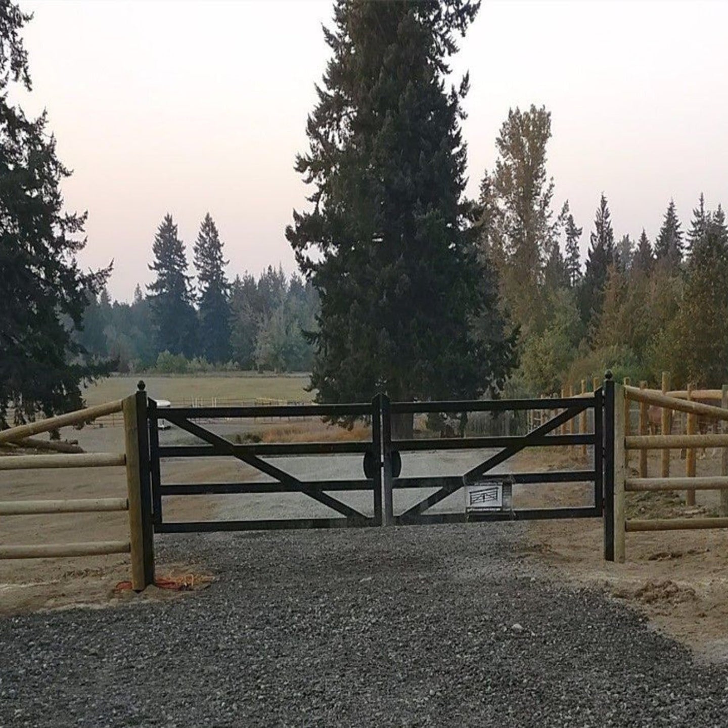 Chery Industrial 20 ft Farm Driveway Gate with Diagonal Tubes, Dual Swing