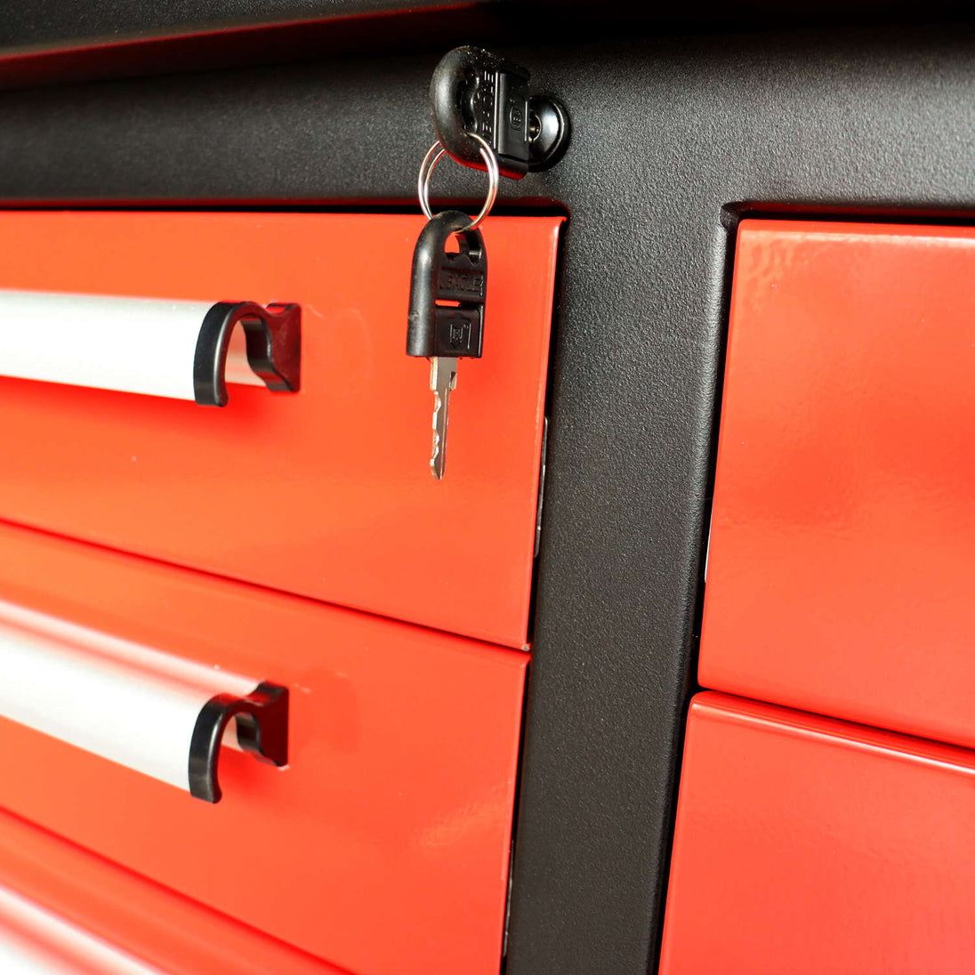 Chery Industrial 10ft Workbench Storage Cabinet with 35 Drawers