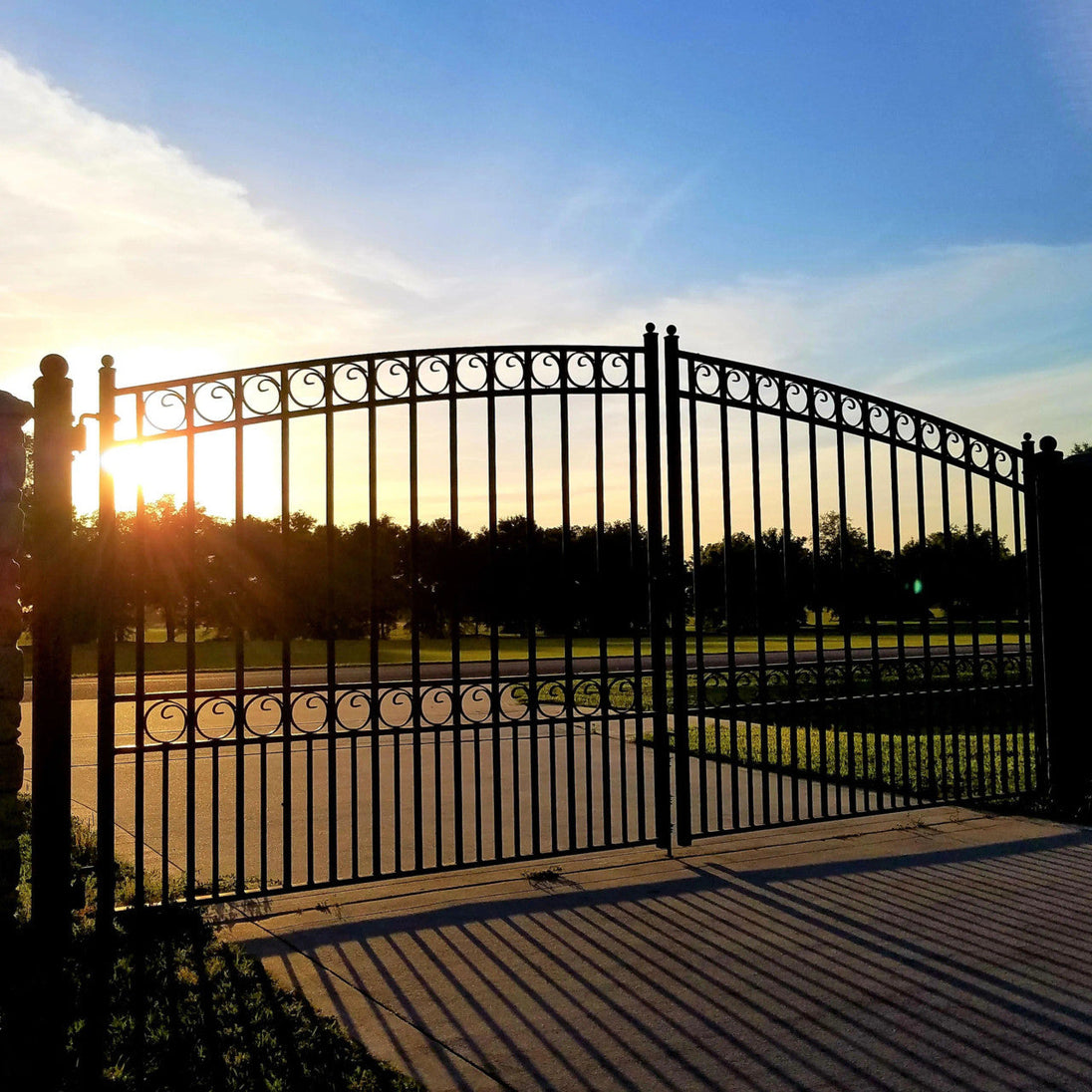 Chery Industrial 18x6 ft Steel Dual Swing Driveway Gate - PARIS Style