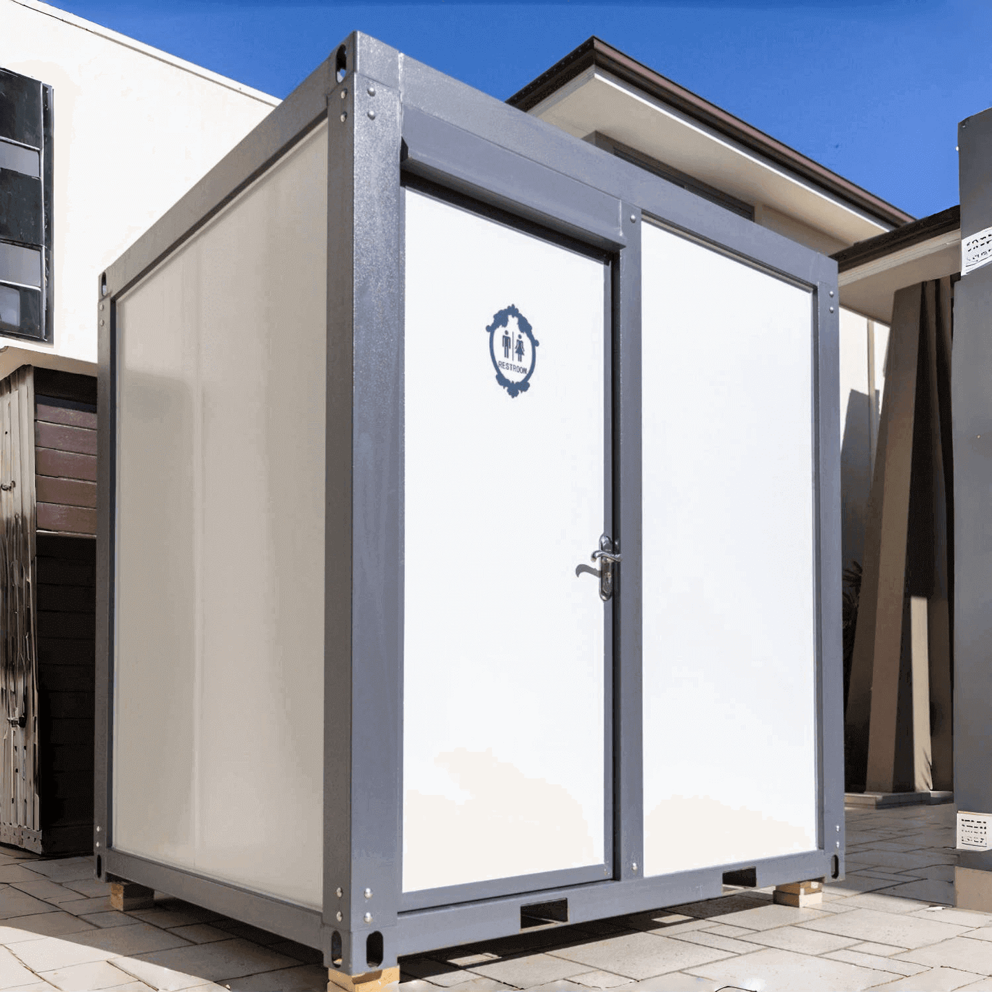 Chery Industrial Portable Toilet with Fan-shaped Door Shower