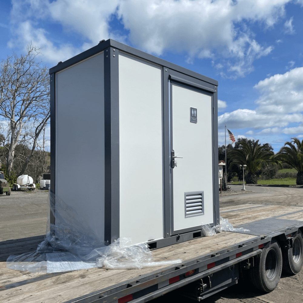 Chery Industrial Portable Toilet with Shower Curtain Style