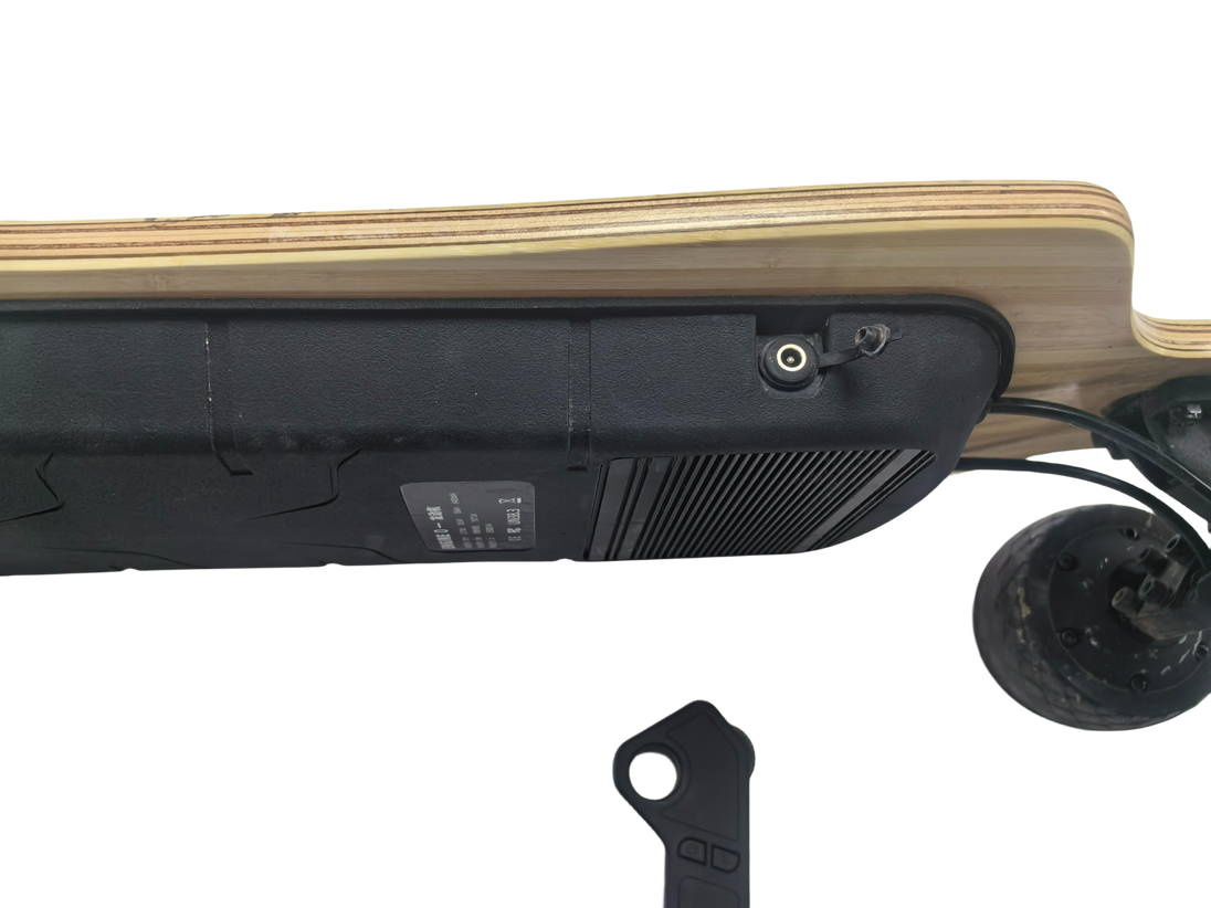 City Runner 2000W Electric Skateboard -- Dual Drive Daily Commuting