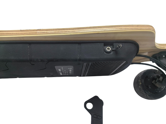 City Runner 2000W Electric Skateboard -- Dual Drive Daily Commuting