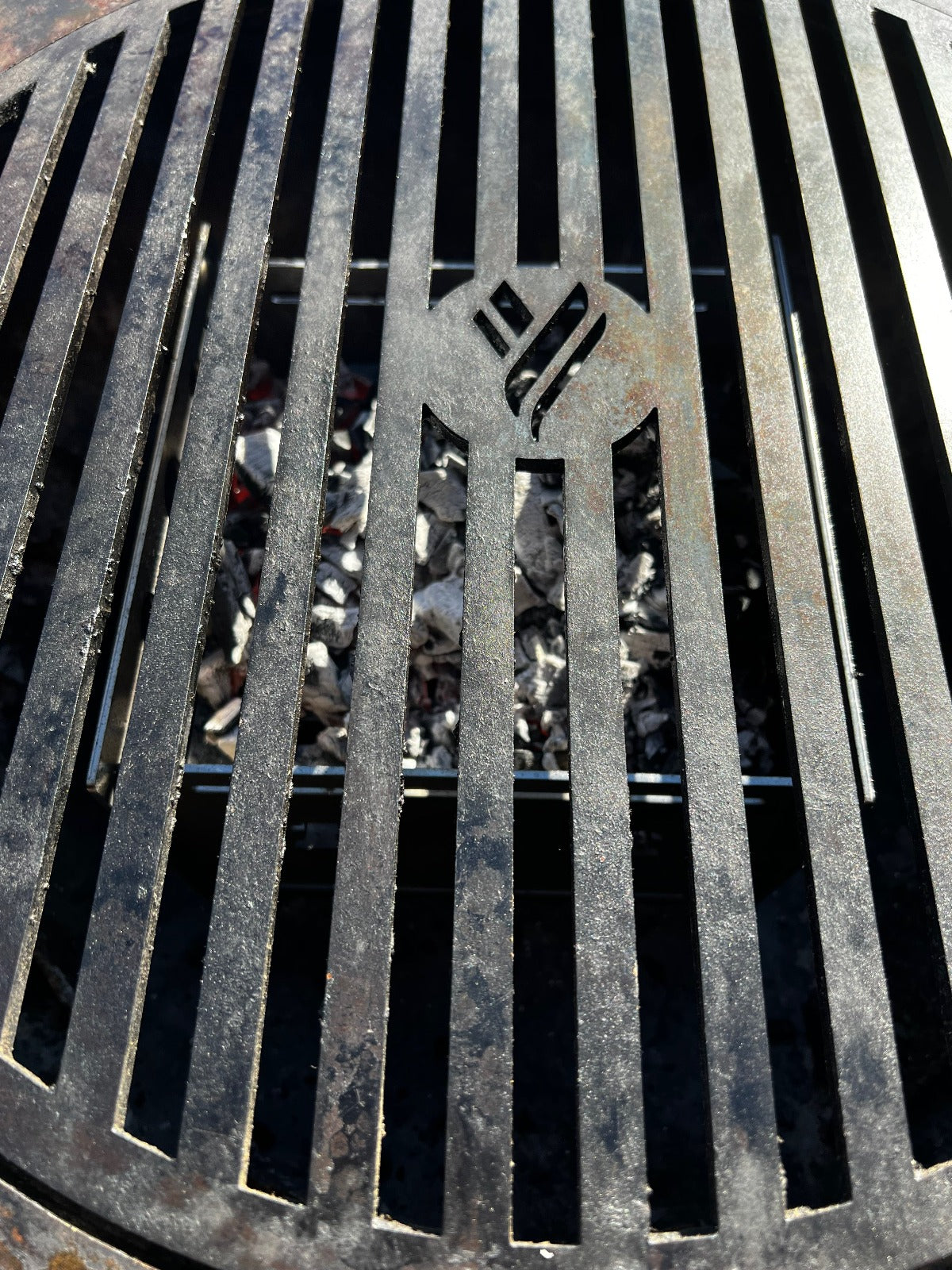 Arteflame Fuel Saver - Charcoal/Wood Heat-Focus Insert (Fits 30" & 40" Grills, Steel)