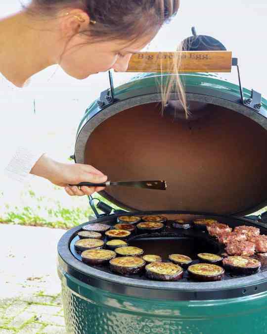 Arteflame Two-Piece Flat-Top Kit - Fits Big Green Egg | Charcoal Grills (Griddle Ring + Center Grill Grate)